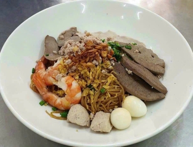 Quán Bán Xuyên Tết – Giải Pháp Ăn Uống Trong Dịp Tết Nguyên Đán