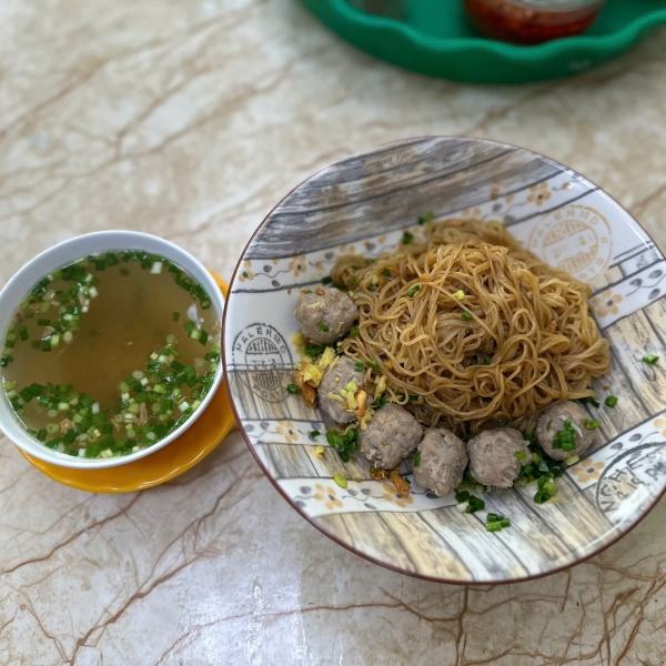 hu-tieu-bo-vien-go-vap-mon-ngon-gan-day-dang-gay-sot-tai-hu-tieu-tuong-phat